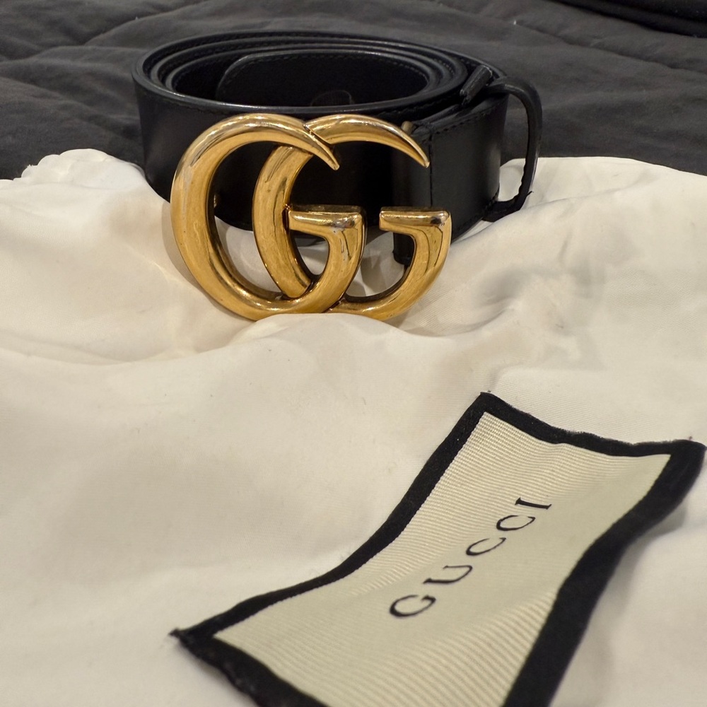 Gucci belt - barely worn - sz 80